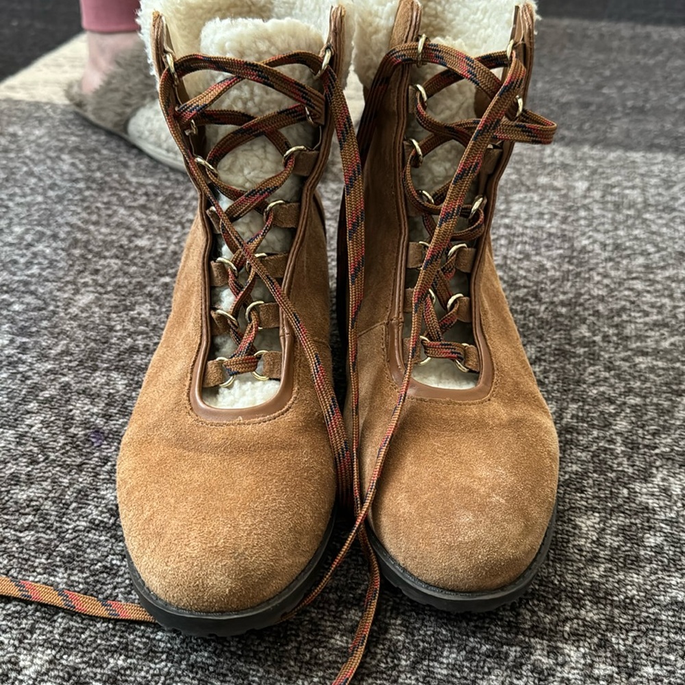 Brown suede boots sz. 9.5